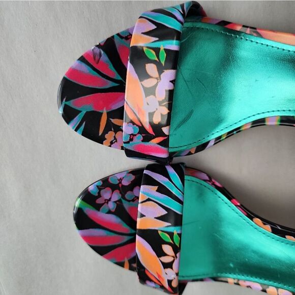 Nine West Pruce Ankle Strap Block Heel Sandals Size 6 - Picture 4 of 7